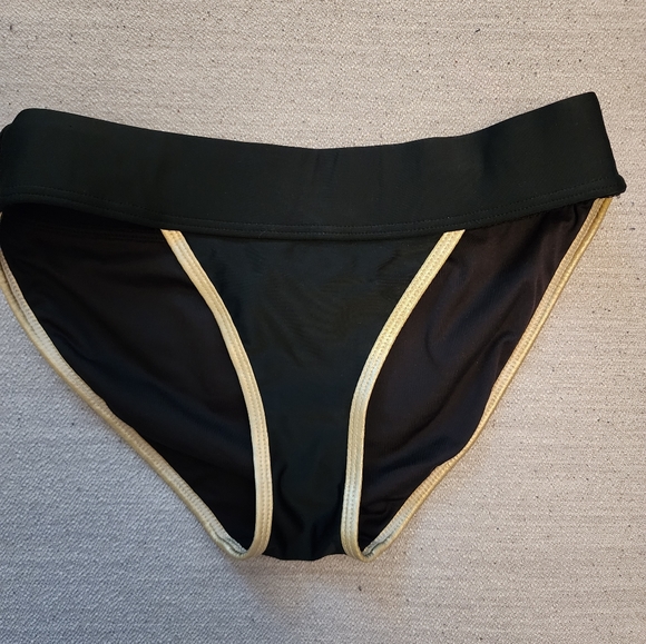 Andrea Iyamah Bikini Set - Picture 6 of 8